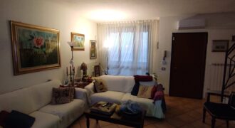 PIEVE FISSIRAGA – Villa a schiera libera sui tre lati