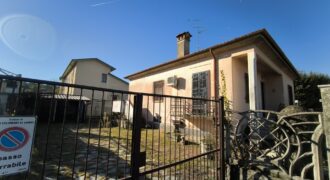 SAN COLOMBANO AL LAMBRO – Casa indipendente da ristrutturare