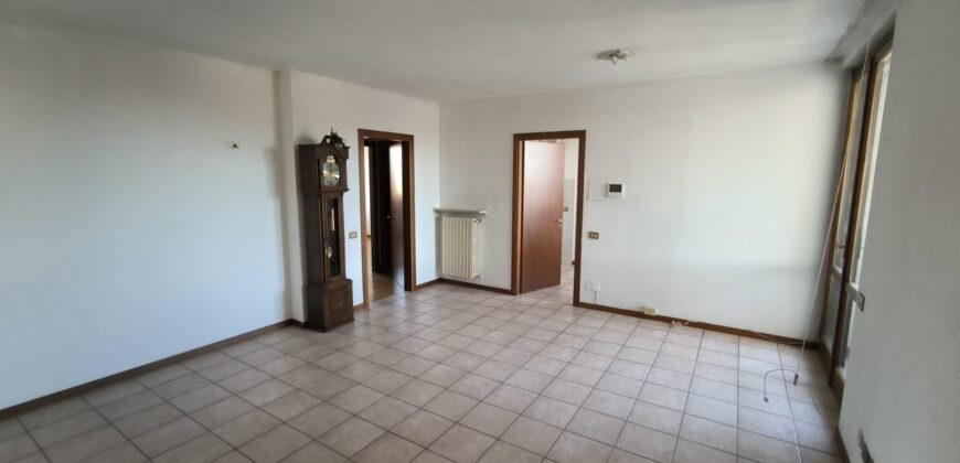 SANT’ANGELO LODIGIANO – Appartamento in centro
