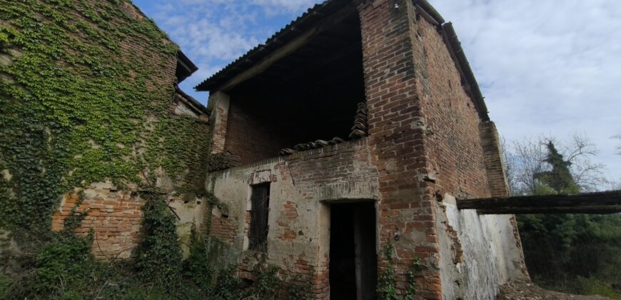CHIGNOLO PO – Proprietà indipendente da ristrutturare