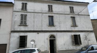 CHIGNOLO PO – Proprietà indipendente da ristrutturare