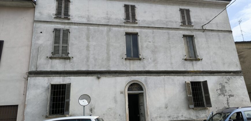 CHIGNOLO PO – Proprietà indipendente da ristrutturare