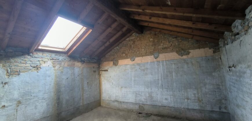CHIGNOLO PO – Proprietà indipendente da ristrutturare