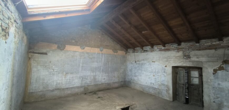 CHIGNOLO PO – Proprietà indipendente da ristrutturare