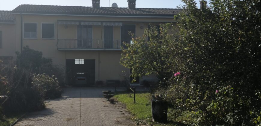 CAVIAGA – Proprietà composta da due appartementi
