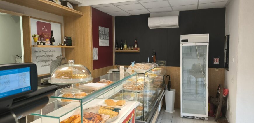 CASELLE LURANI- Vendesi attività di pasticceria e gastronomia