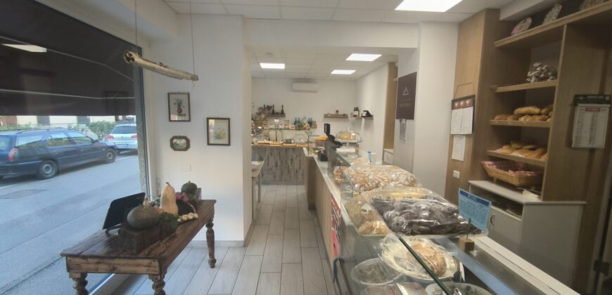 CASELLE LURANI- Vendesi attività di pasticceria e gastronomia