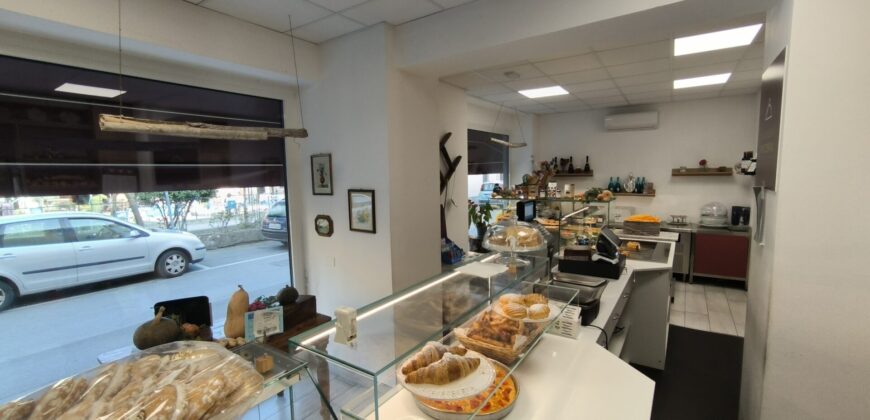 CASELLE LURANI- Vendesi attività di pasticceria e gastronomia