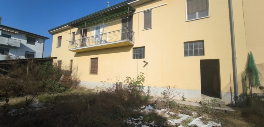 CAVIAGA – Proprietà composta da due appartementi