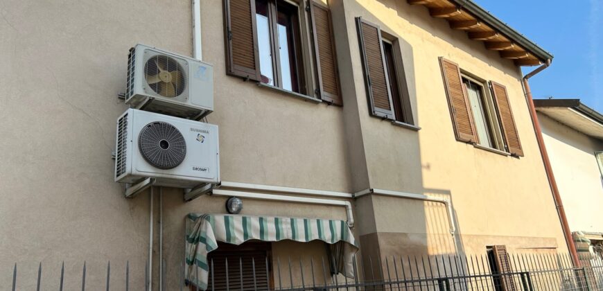 SANT’ANGELO LODIGIANO – Ottima casa semi indipendente