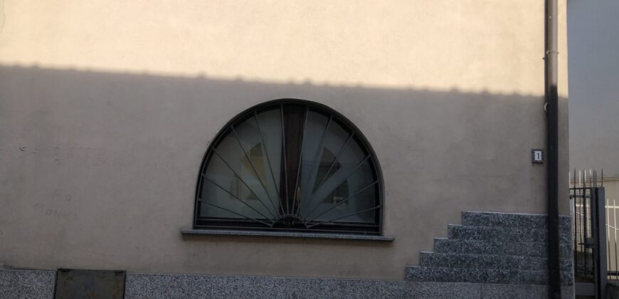 SANT’ANGELO LODIGIANO – Ottima casa semi indipendente