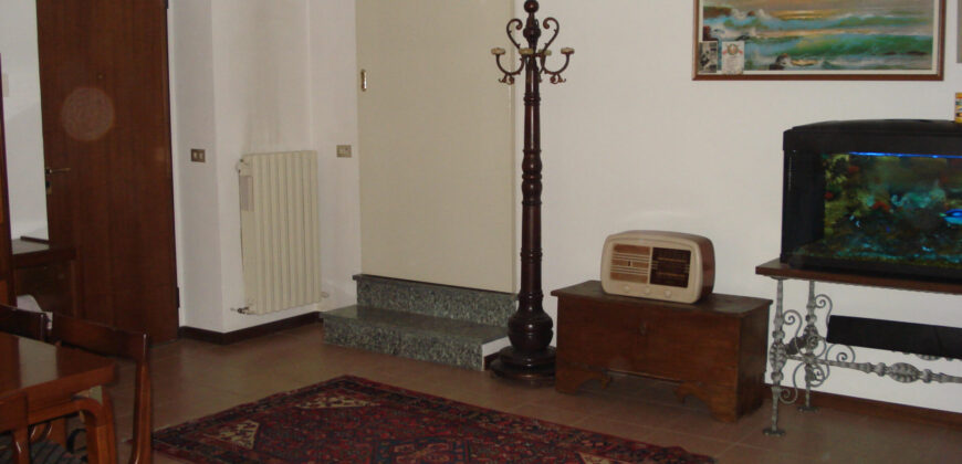 SANT’ANGELO LODIGIANO – Ottima casa semi indipendente