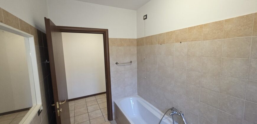 BORGHETTO LODIGIANO – Appartamento con giardino privato