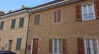 INVERNO E MONTELEONE – Casa semi indipendente