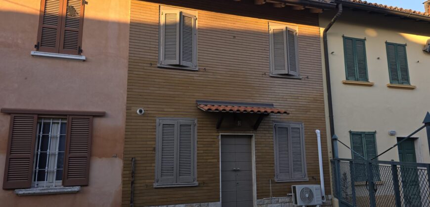 INVERNO E MONTELEONE – Casa semi indipendente