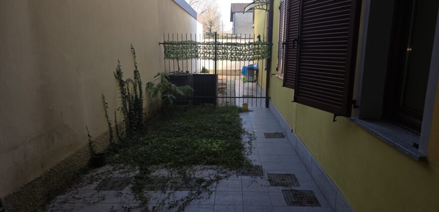 BORGHETTO LODIGIANO – Appartamento con giardino privato