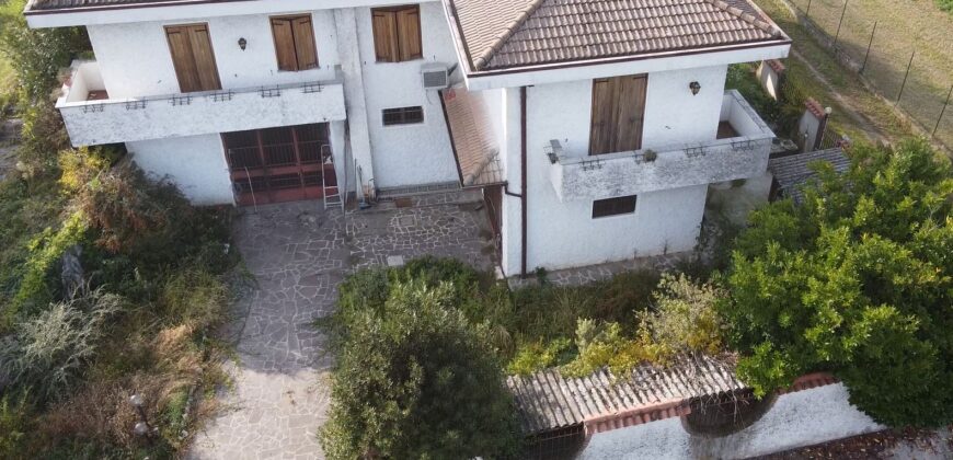 SAN COLOMBANO AL LAMBRO – Villa Singola in Vendita