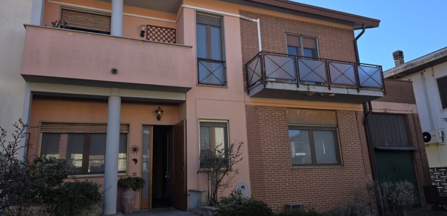 SANT’ANGELO LODIGIANO – Porzione di bivilla