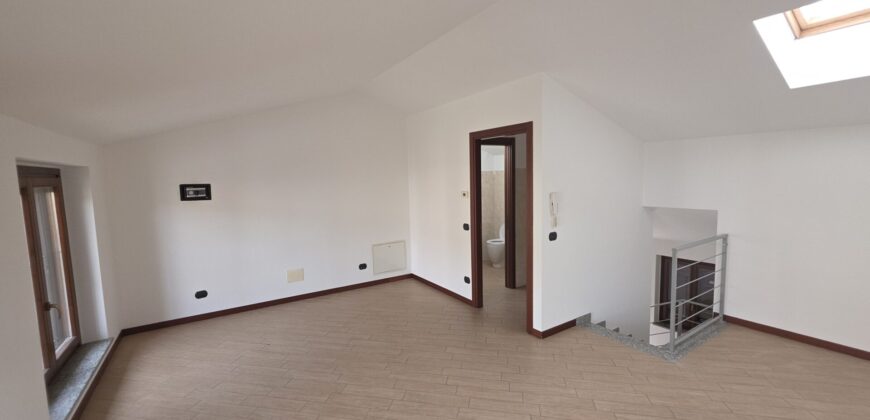 CASELLE LURANI – Casa semi indipendente