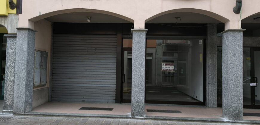 SANT’ANGELO LODIGIANO – Negozio in vendita