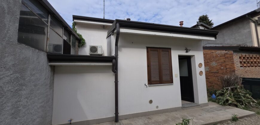 CASELLE LURANI – Casa semi indipendente