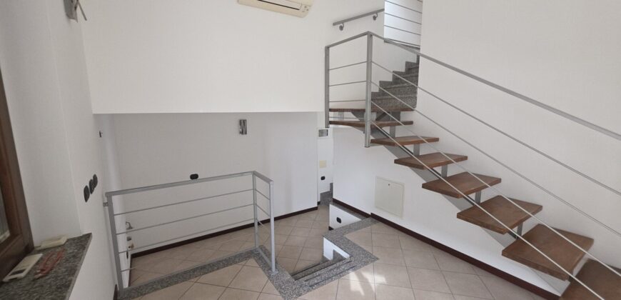CASELLE LURANI – Casa semi indipendente