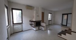 SANT’ANGELO L. – Casa semi indipendente