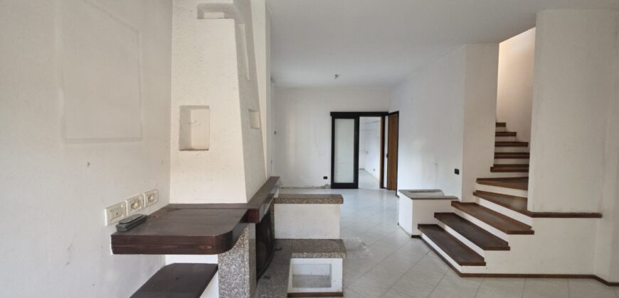 SANT’ANGELO L. – Casa semi indipendente