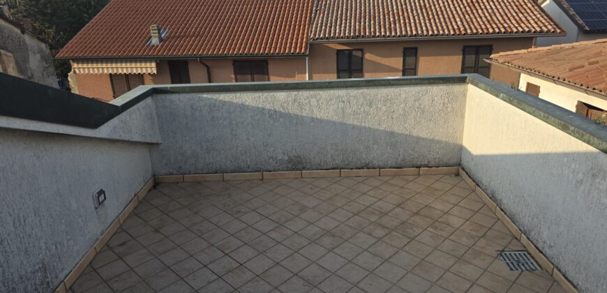 SANT’ANGELO L. – Casa semi indipendente