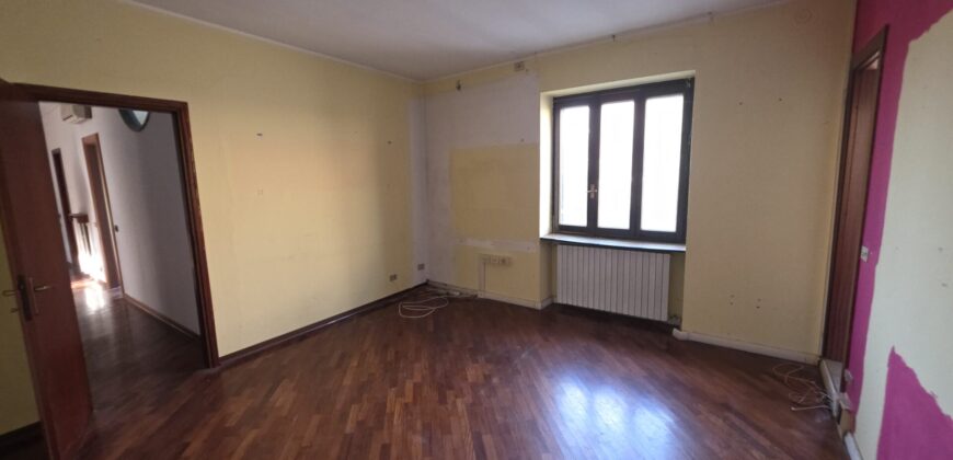 SANT’ANGELO L. – Casa semi indipendente